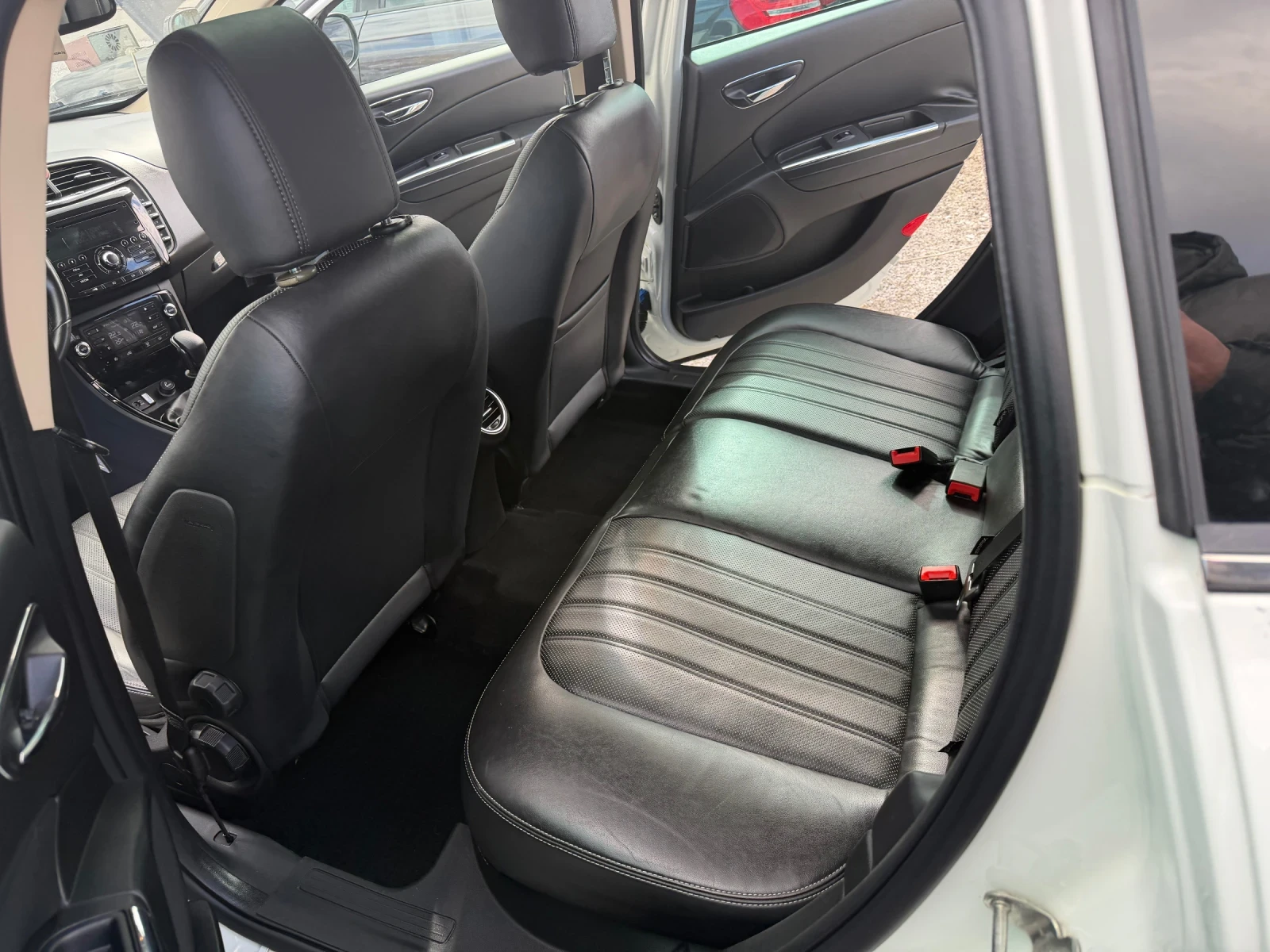 Lancia Delta 1.4t m-jet Gaz injekcion | Mobile.bg � ����������� 15