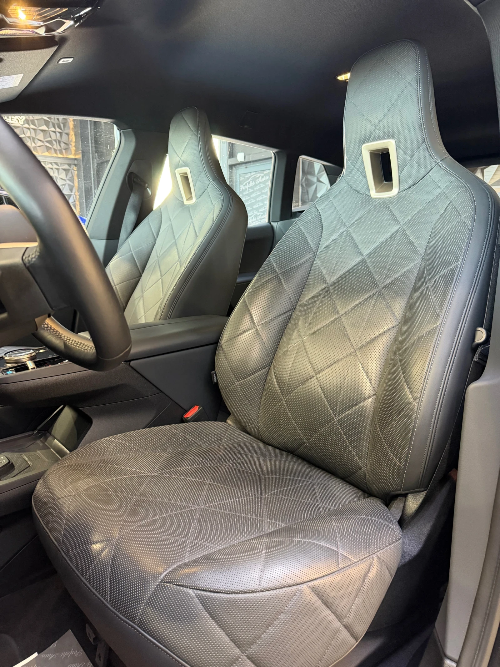 BMW iX 40 xDrive * HARMAN/KARDON* HEAD UP * M PACKET* 360, снимка 13 - Автомобили и джипове - 54345700