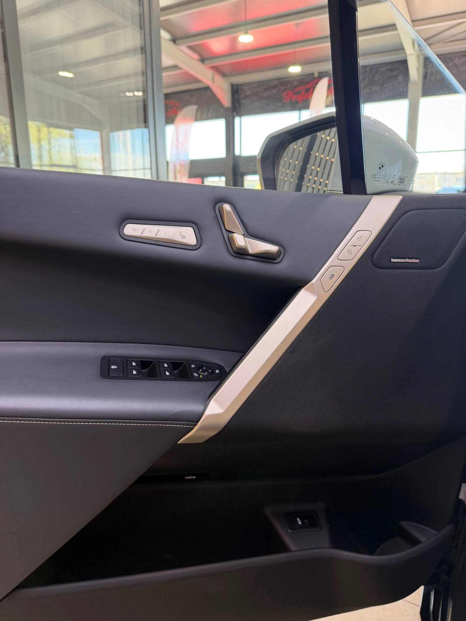 BMW iX 40 xDrive * HARMAN/KARDON* HEAD UP * M PACKET* 360, снимка 11 - Автомобили и джипове - 54345700