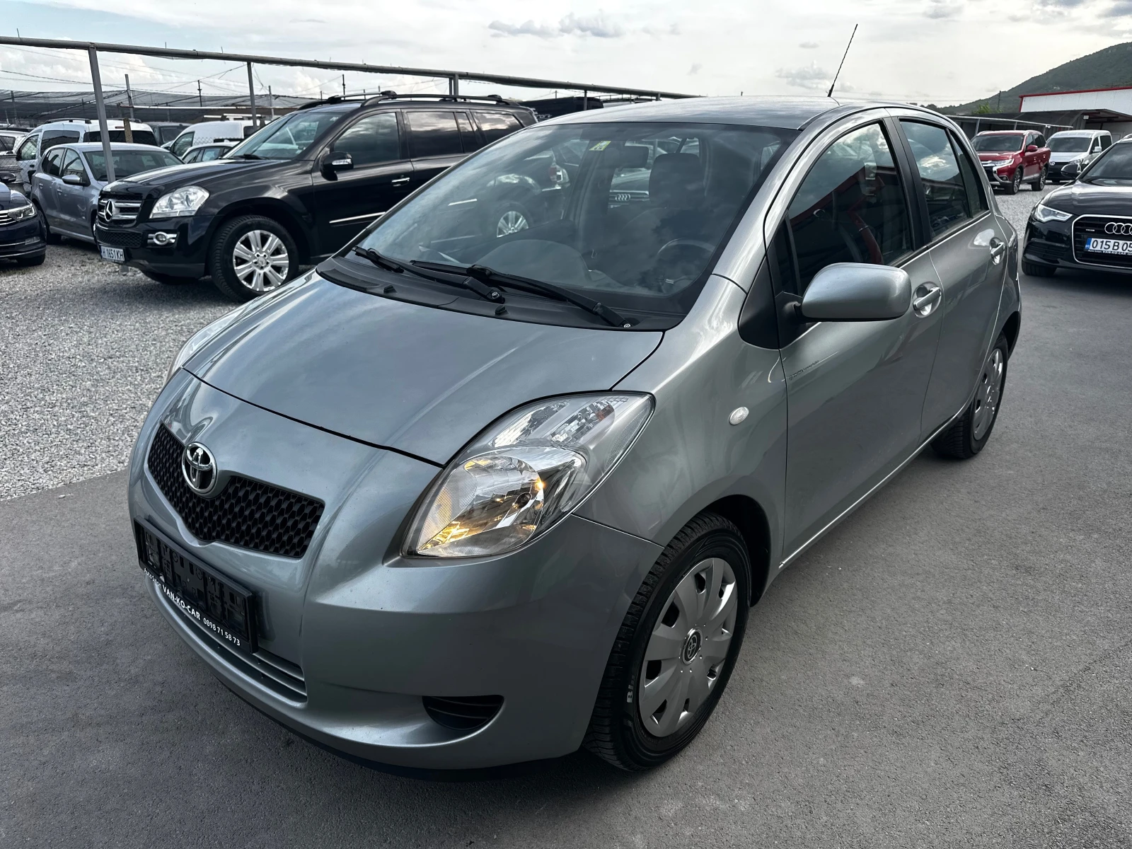 Toyota Yaris 1.3i 87к.с, снимка 4 - Автомобили и джипове - 55215323