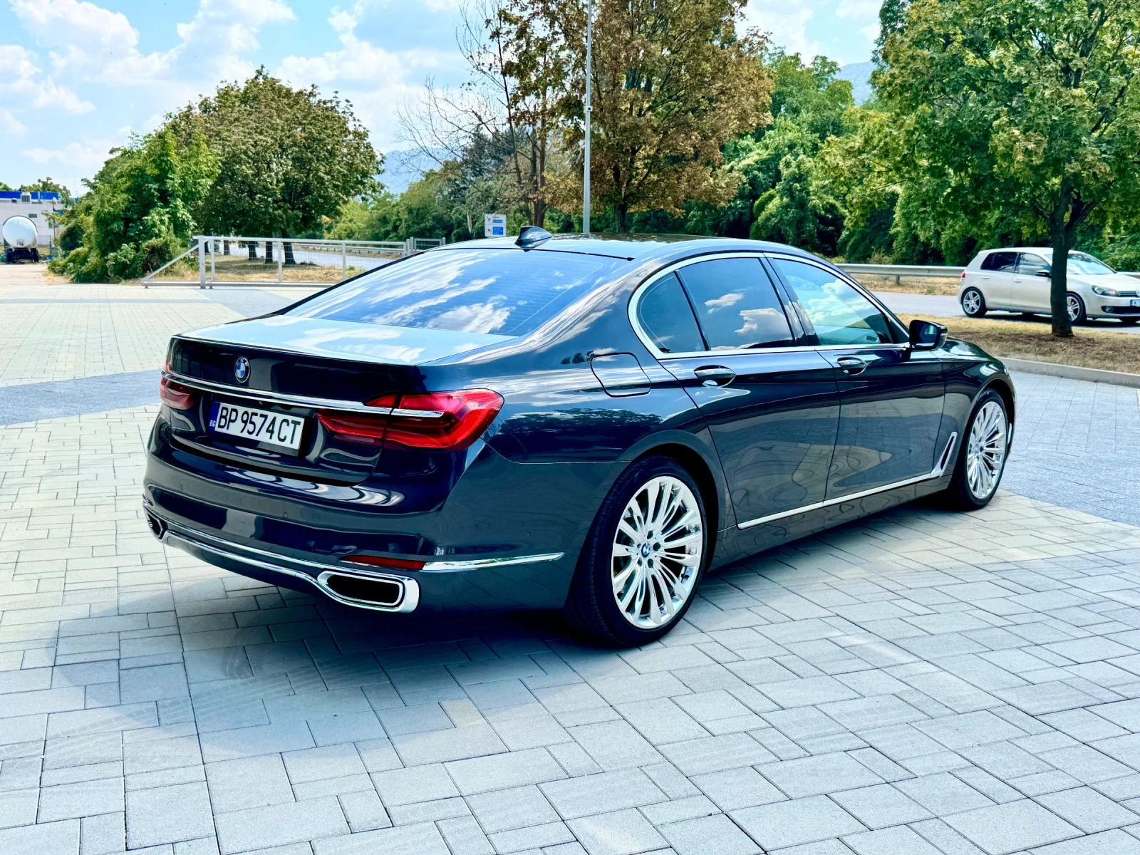 BMW 740 740xd бартер, снимка 3 - Автомобили и джипове - 55649242