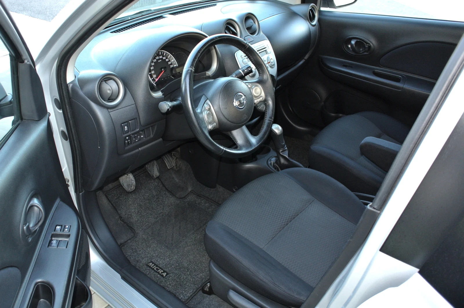Nissan Micra РЕГИСТРИРАН * 1.2* КЛИМАТРОНИК* ЕВРО5В* АВТОПИЛОТ*, снимка 14 - Автомобили и джипове - 55657623