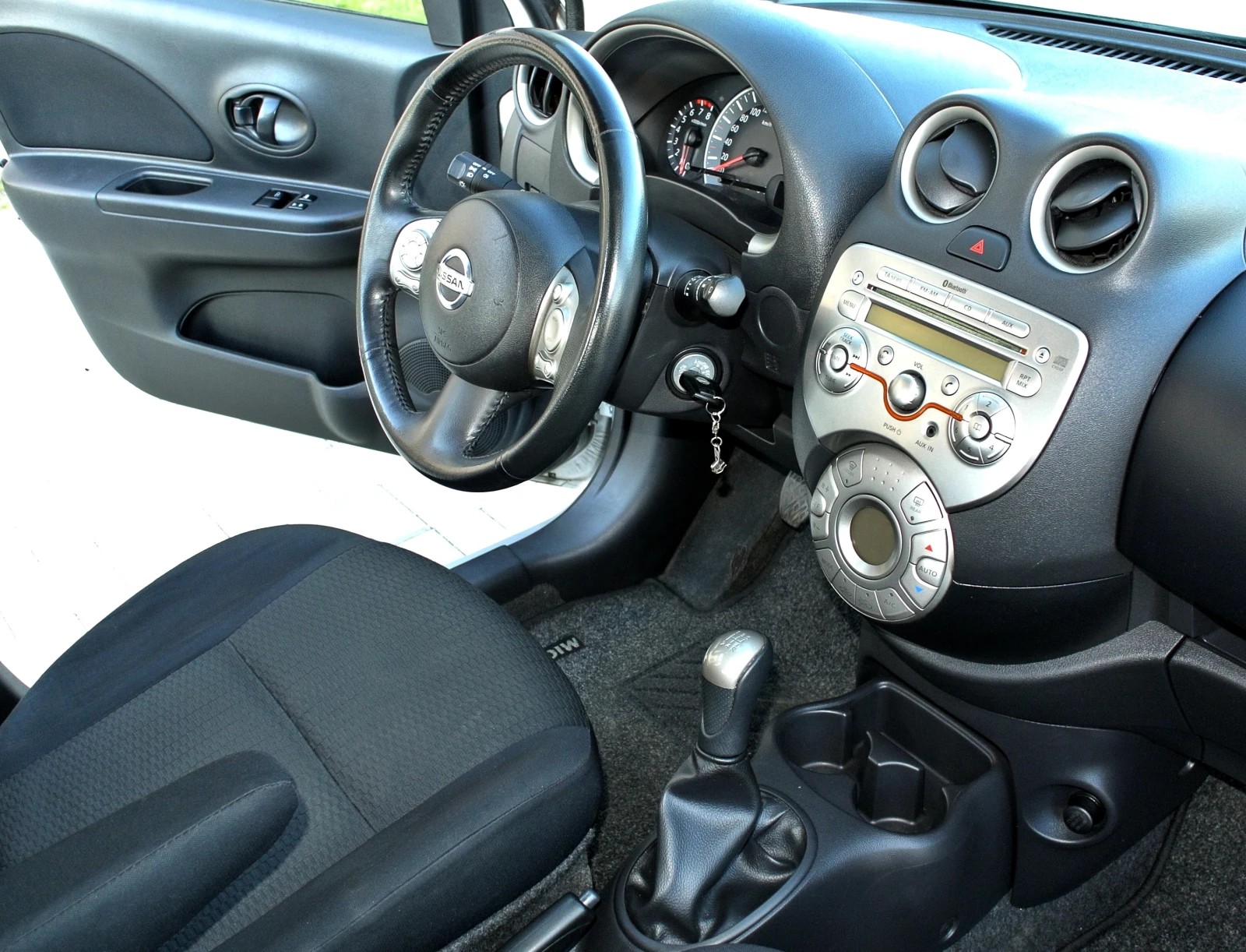 Nissan Micra РЕГИСТРИРАН * 1.2* КЛИМАТРОНИК* ЕВРО5В* АВТОПИЛОТ*, снимка 11 - Автомобили и джипове - 55657623