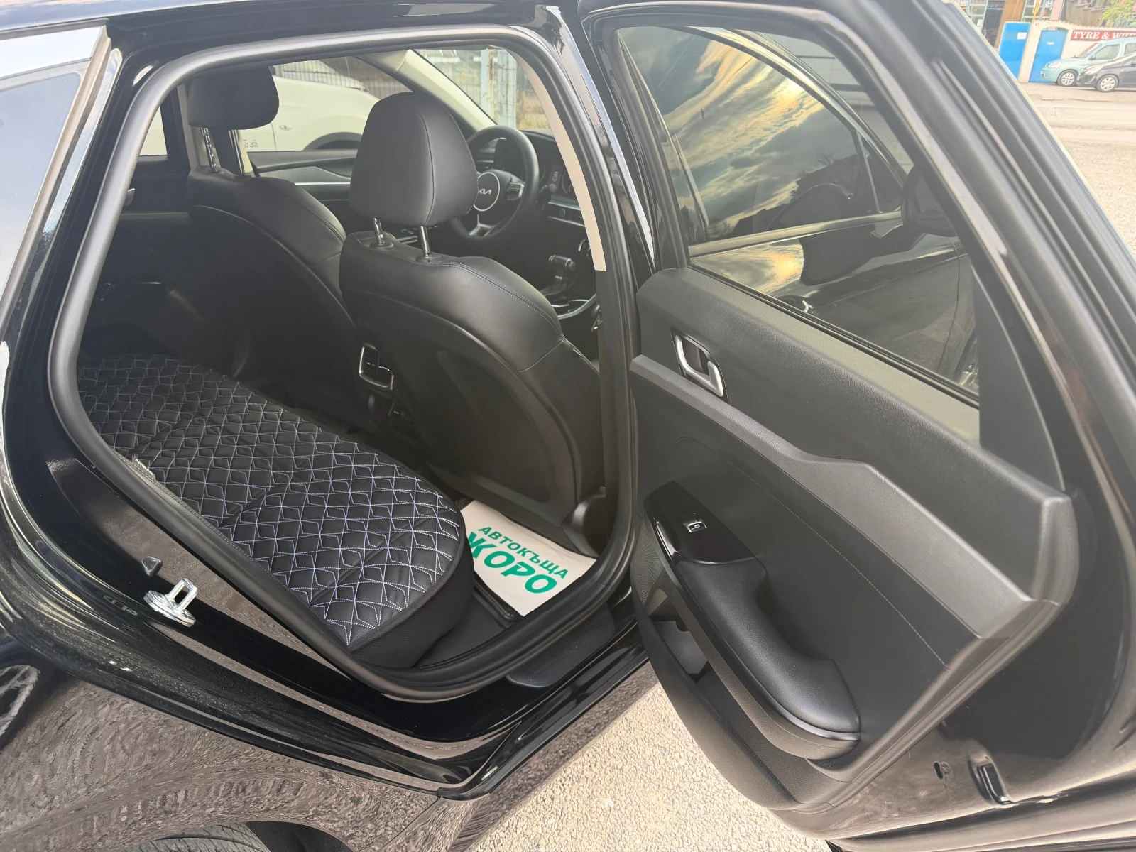 Kia K5 2.0 GAZ, АВТОМАТ, ПОДГРЕВ, НАВИ, КОЖА, KEYLESS , снимка 10 - Автомобили и джипове - 56272797