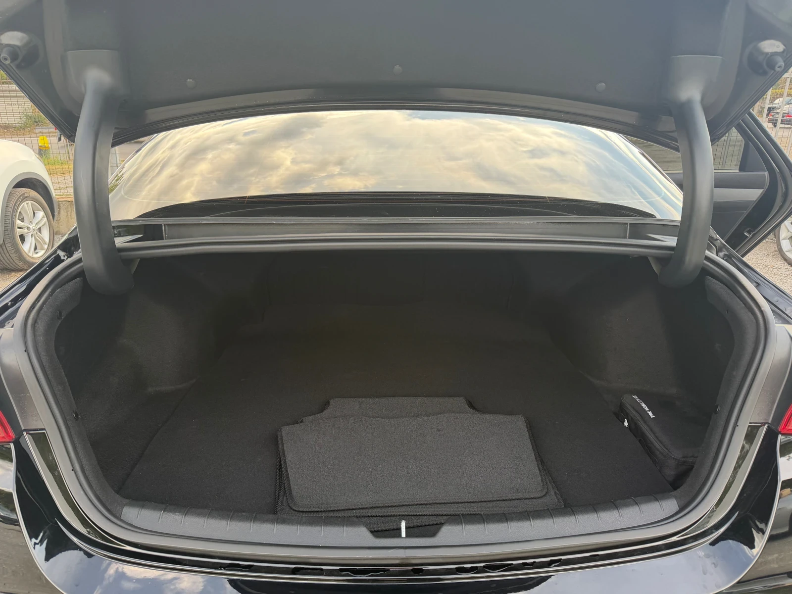 Kia K5 2.0 GAZ, АВТОМАТ, ПОДГРЕВ, НАВИ, КОЖА, KEYLESS , снимка 11 - Автомобили и джипове - 56272797