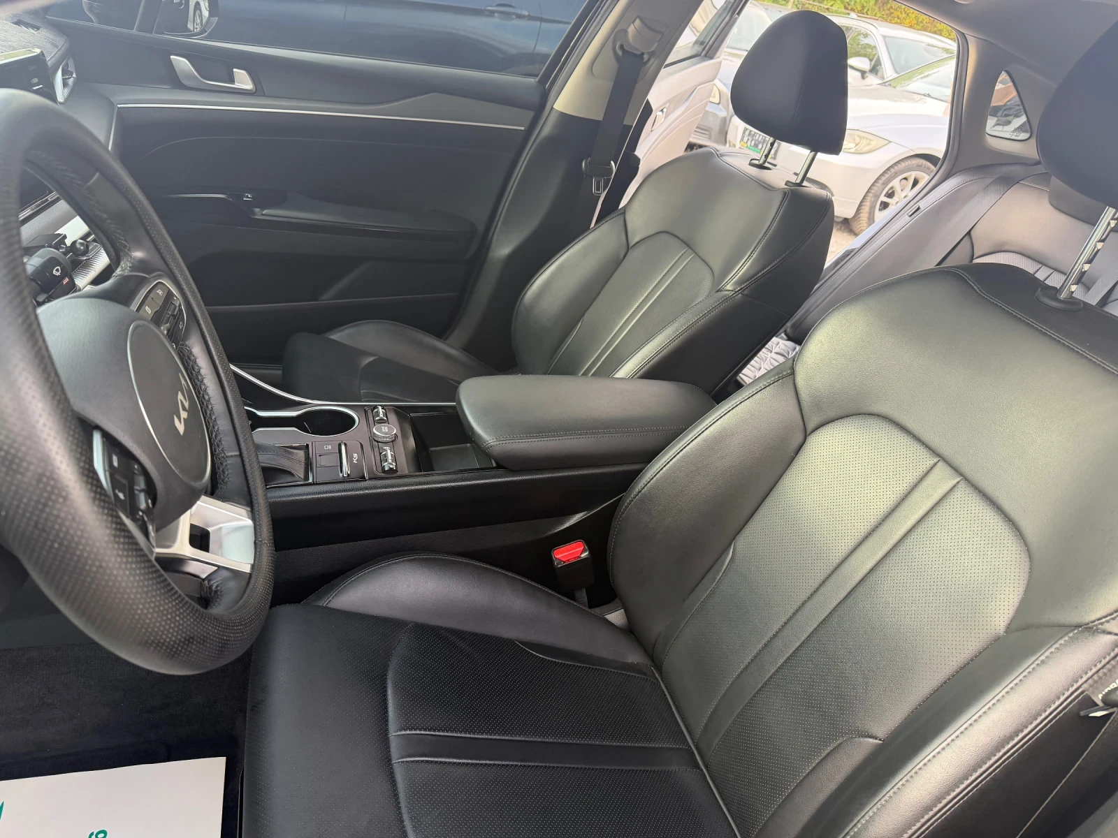 Kia K5 2.0 GAZ, АВТОМАТ, ПОДГРЕВ, НАВИ, КОЖА, KEYLESS , снимка 15 - Автомобили и джипове - 56272797