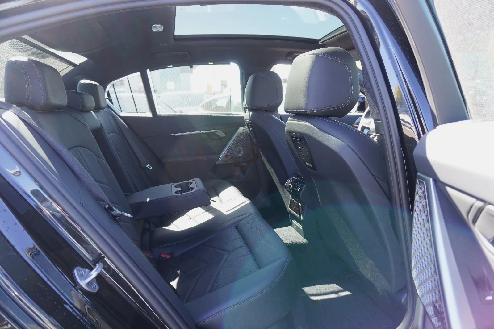 BMW i5 M60/xDrive/M-SPORT/360/����������/ | Mobile.bg � ����������� 13