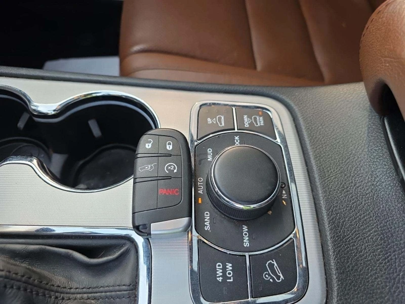 Jeep Grand cherokee Summit, снимка 11 - Автомобили и джипове - 53285403