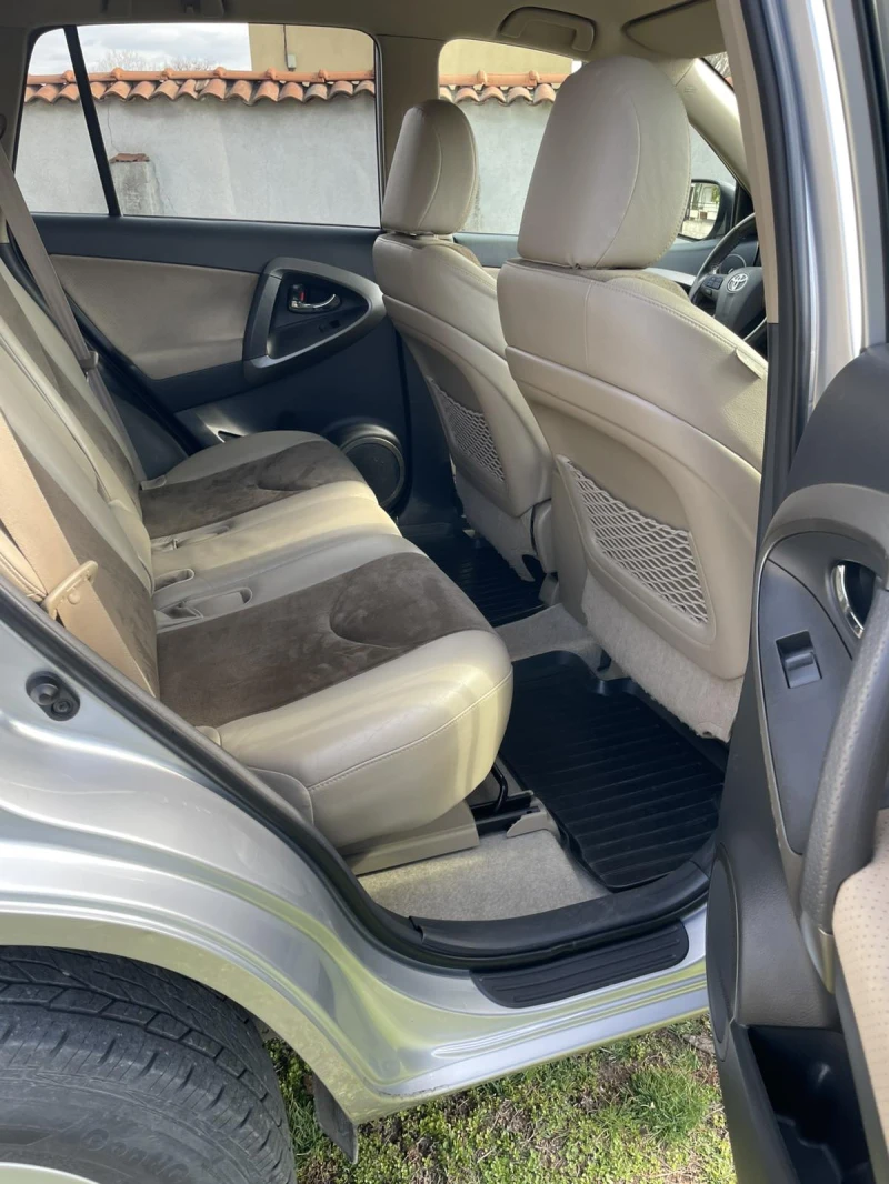 Toyota Rav4, снимка 10 - Автомобили и джипове - 53332449