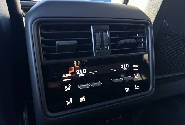 Porsche Cayenne Turbo E-Hybrid = Sport Design =  Гаранция, снимка 15 - Автомобили и джипове - 53523677