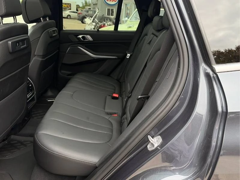 BMW X5 * xDrive40i * ЛАЗЕРИ * ВЪЗДУХ * ОБДУХВАНЕ, снимка 13 - Автомобили и джипове - 56314190