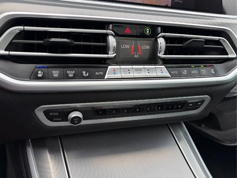BMW X5 * xDrive40i * ЛАЗЕРИ * ВЪЗДУХ * ОБДУХВАНЕ, снимка 12 - Автомобили и джипове - 56314190