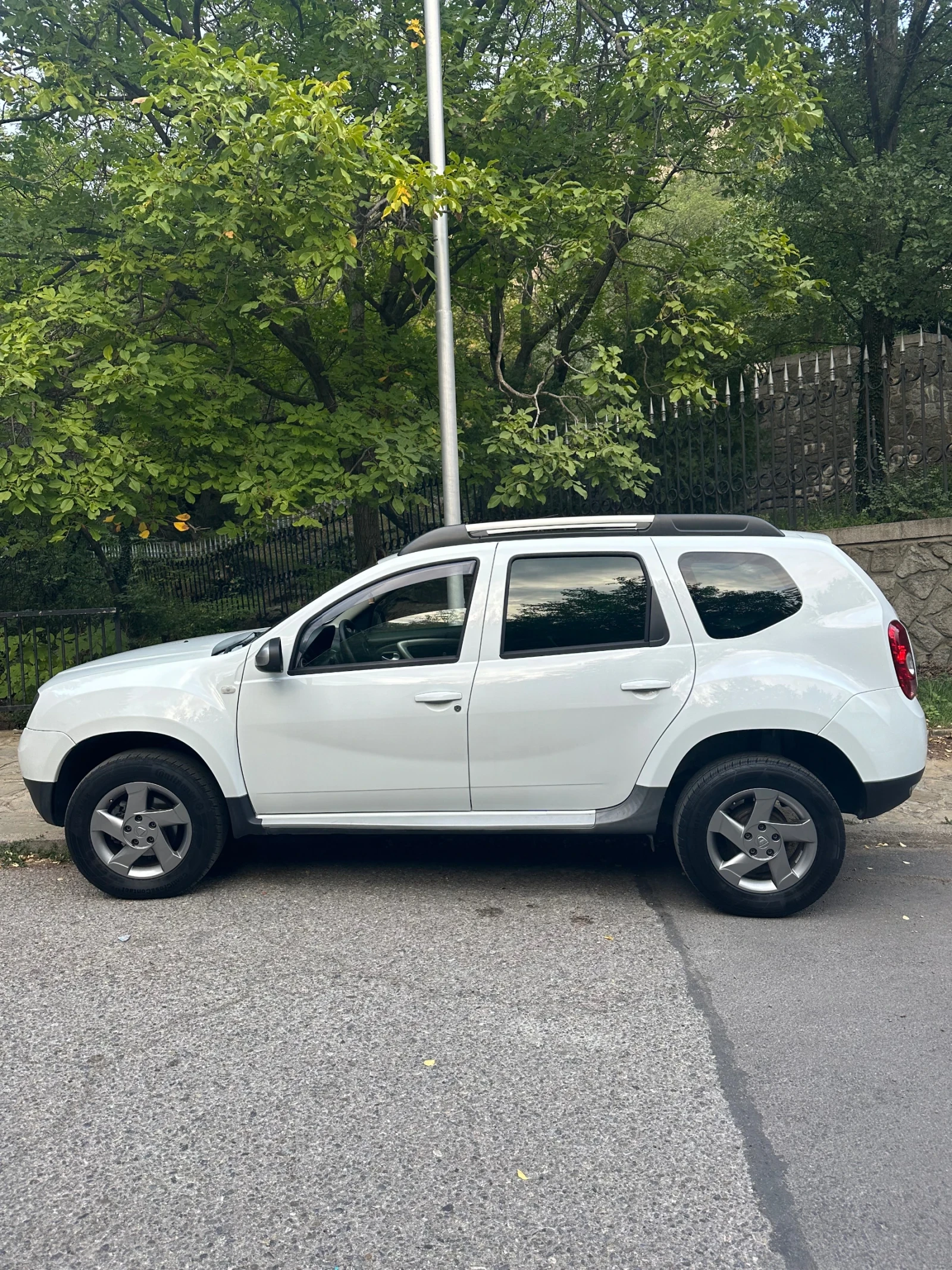 Dacia Duster 1, 5 dci Kлиматик  - изображение 4