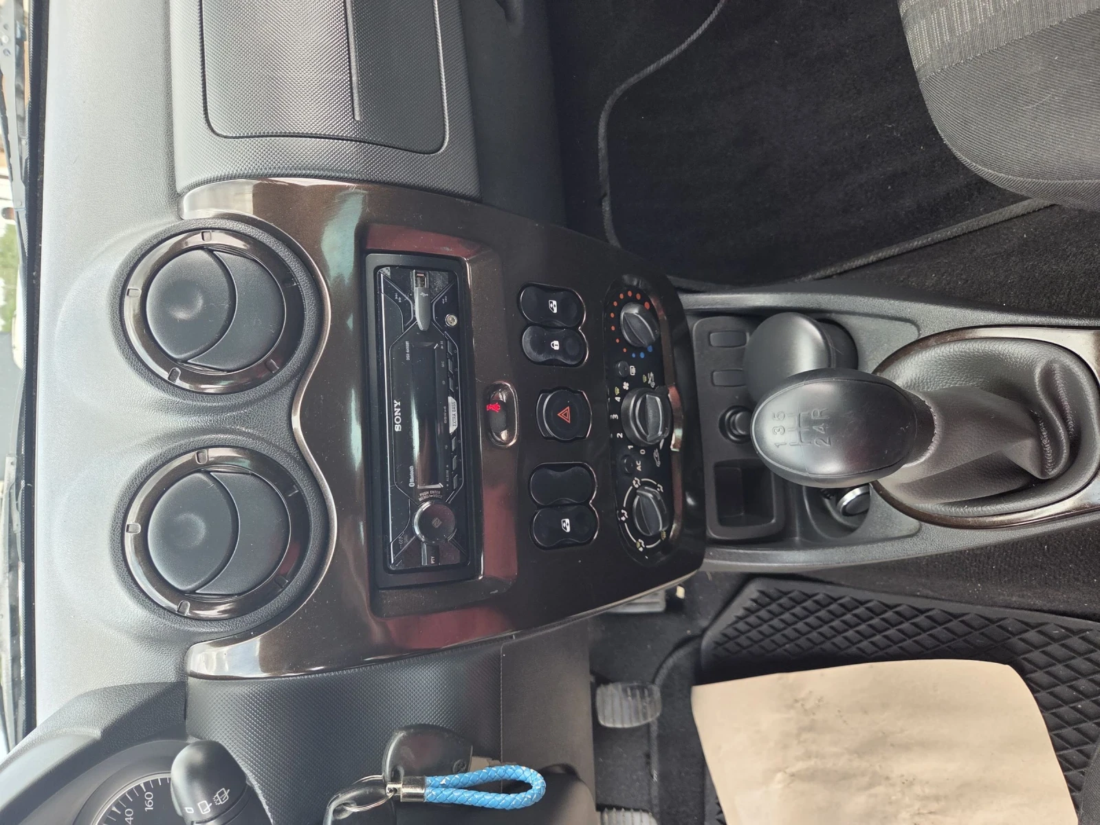 Dacia Duster 1.6i GPL - изображение 10