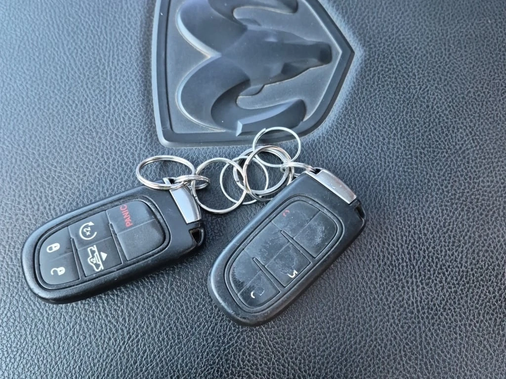 Dodge RAM 1500 * SPORT CREW CAB SHORT BED * CARFAX * БЕЗ ПЪРВОНАЧ - изображение 8