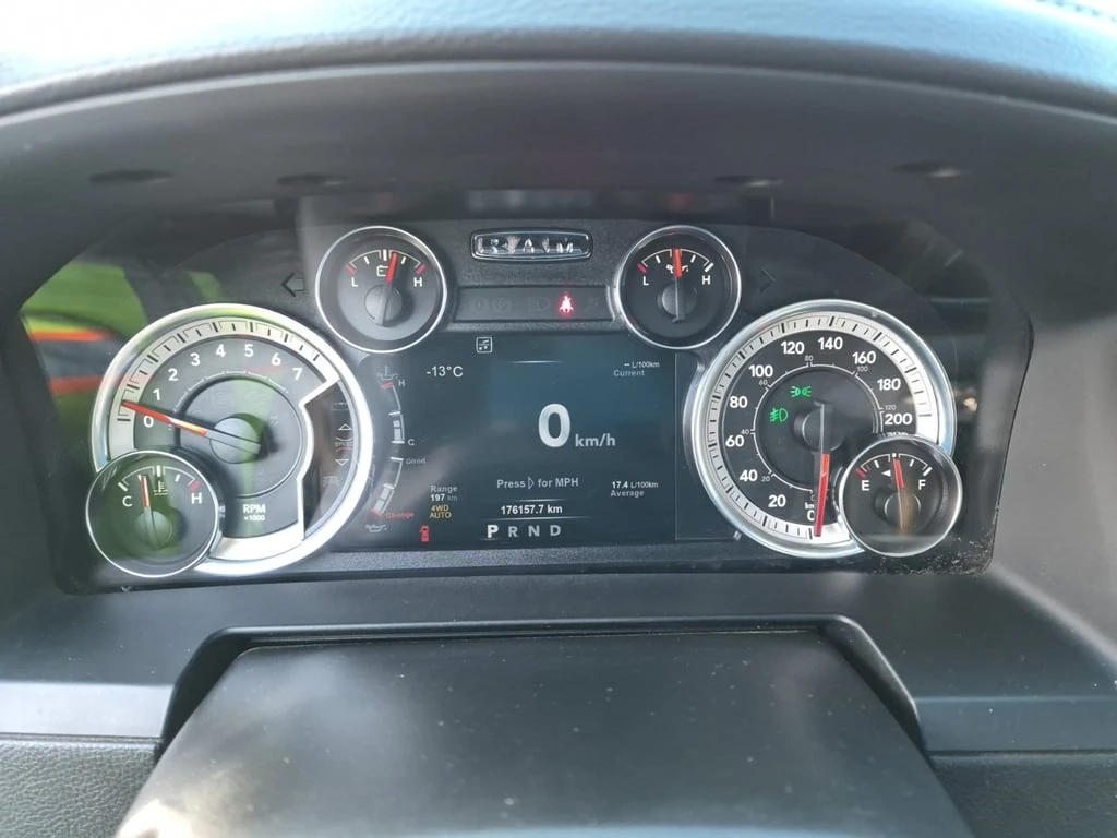 Dodge RAM 1500 * SPORT CREW CAB SHORT BED * CARFAX * БЕЗ ПЪРВОНАЧ - изображение 9