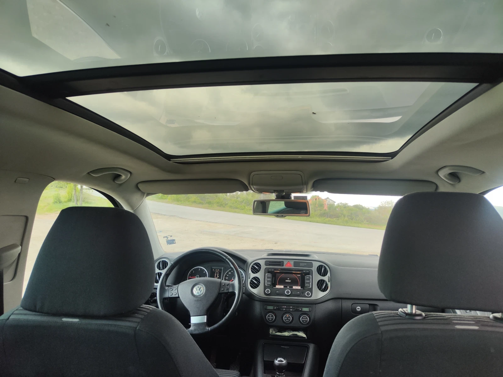 VW Tiguan, снимка 9 - Автомобили и джипове - 54396892