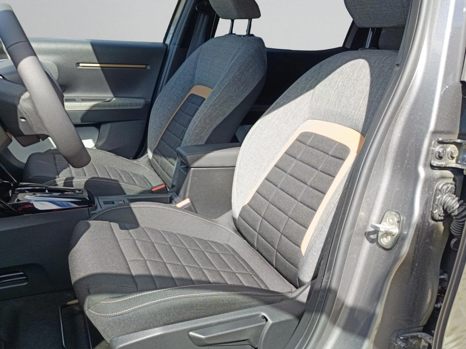 Citroen C3 Aircross PLUS, снимка 15 - Автомобили и джипове - 54708560