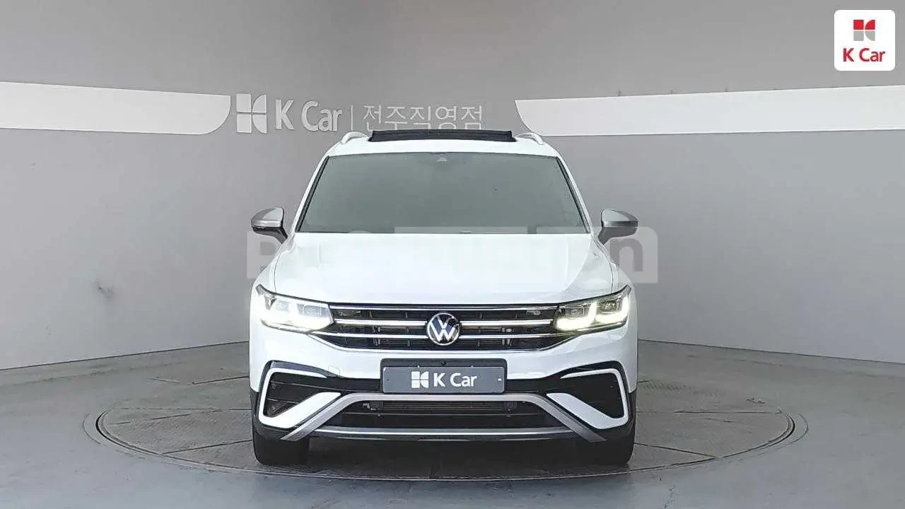 VW Tiguan 2.0| DIGITAL| 360| DISTRONIC| ОБДУХ| ВКЛ.ТЕХНОТЕСТ, снимка 4 - Автомобили и джипове - 54760350