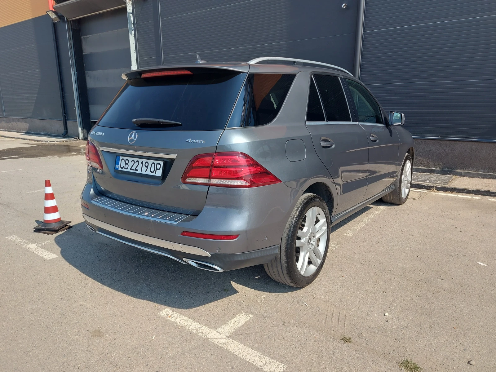 Mercedes-Benz GLE 250 d* 4 MATIC* 9G-TRONIC* NAVI* КОЖА* FULL EXTRI, снимка 5 - Автомобили и джипове - 55595519