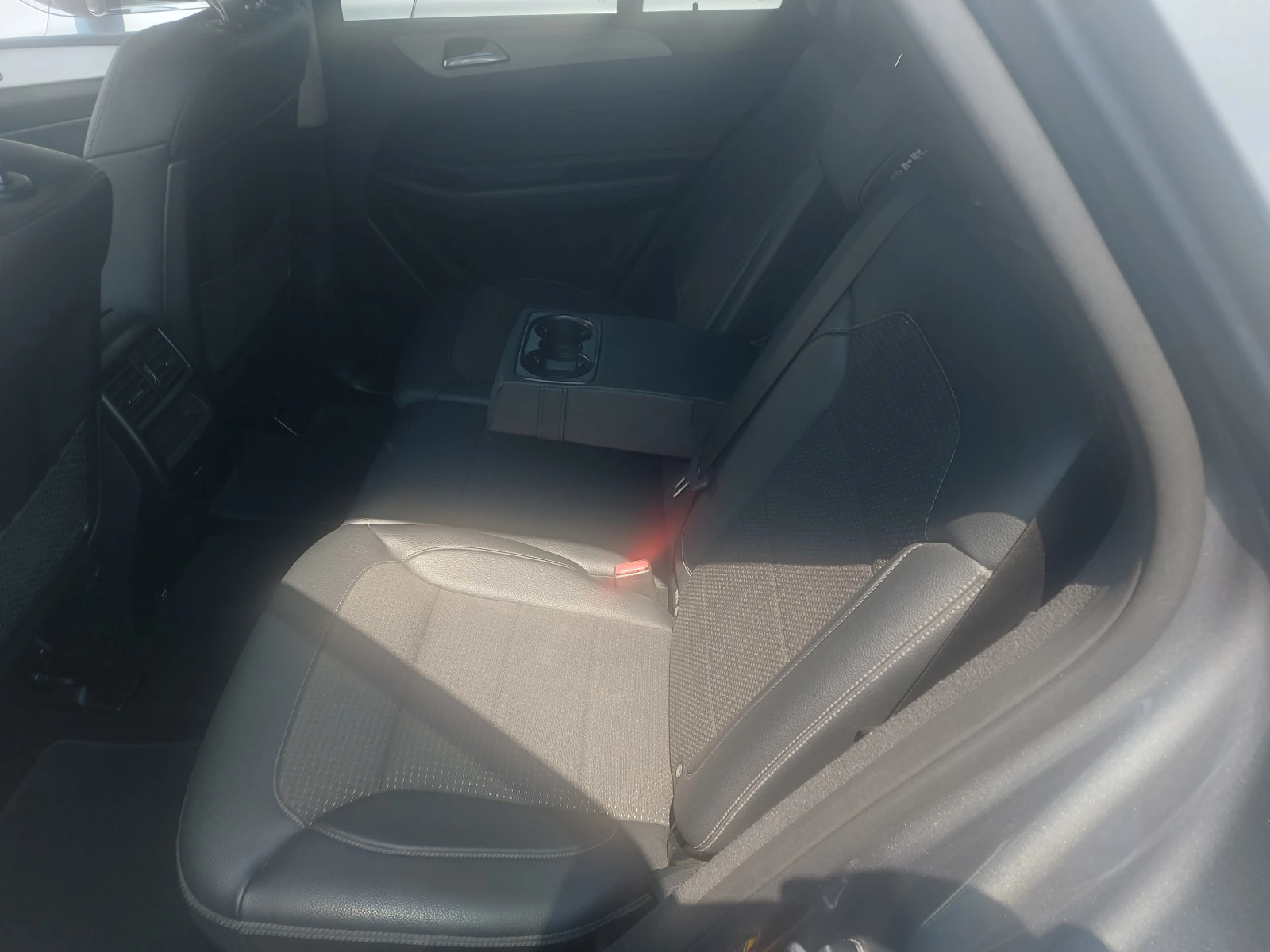 Mercedes-Benz GLE 250 d* 4 MATIC* 9G-TRONIC* NAVI* КОЖА* FULL EXTRI, снимка 11 - Автомобили и джипове - 55595519