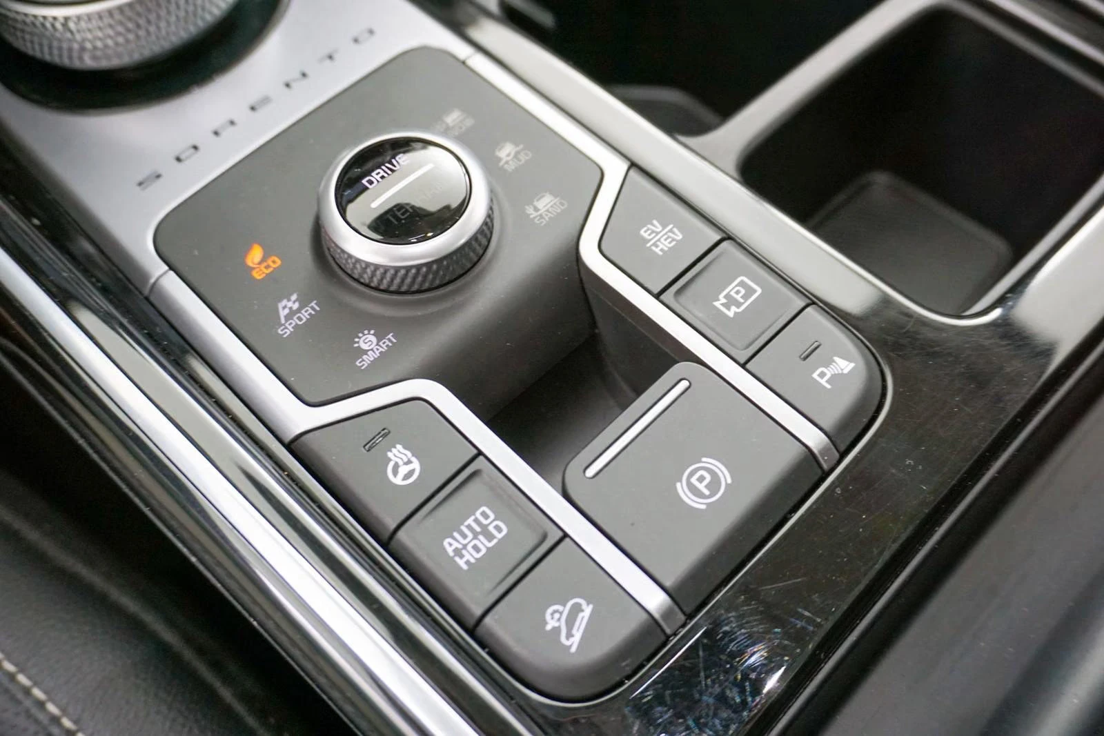 Kia Sorento PHEV/265HP/PLATINUM/4WD/PANO/360/MEMO/HUD/599q, снимка 11 - Автомобили и джипове - 55688537