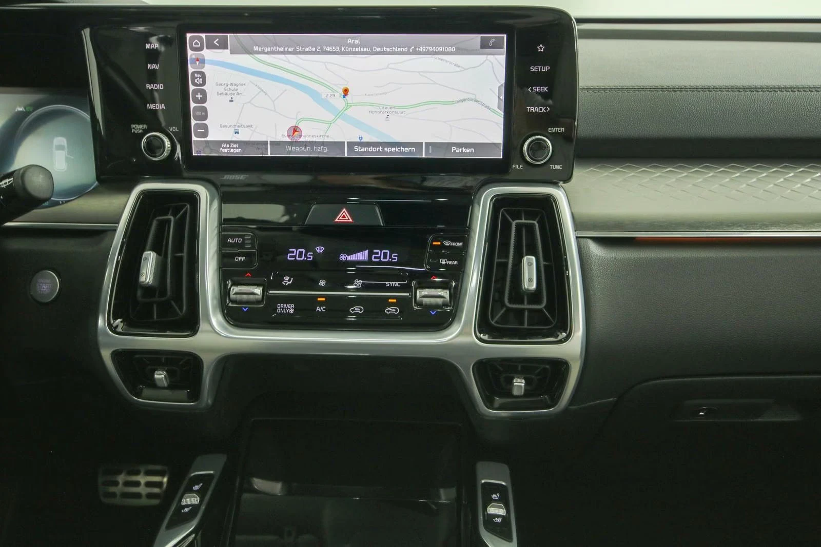 Kia Sorento PHEV/265HP/PLATINUM/4WD/PANO/360/MEMO/HUD/599q, снимка 8 - Автомобили и джипове - 55688537