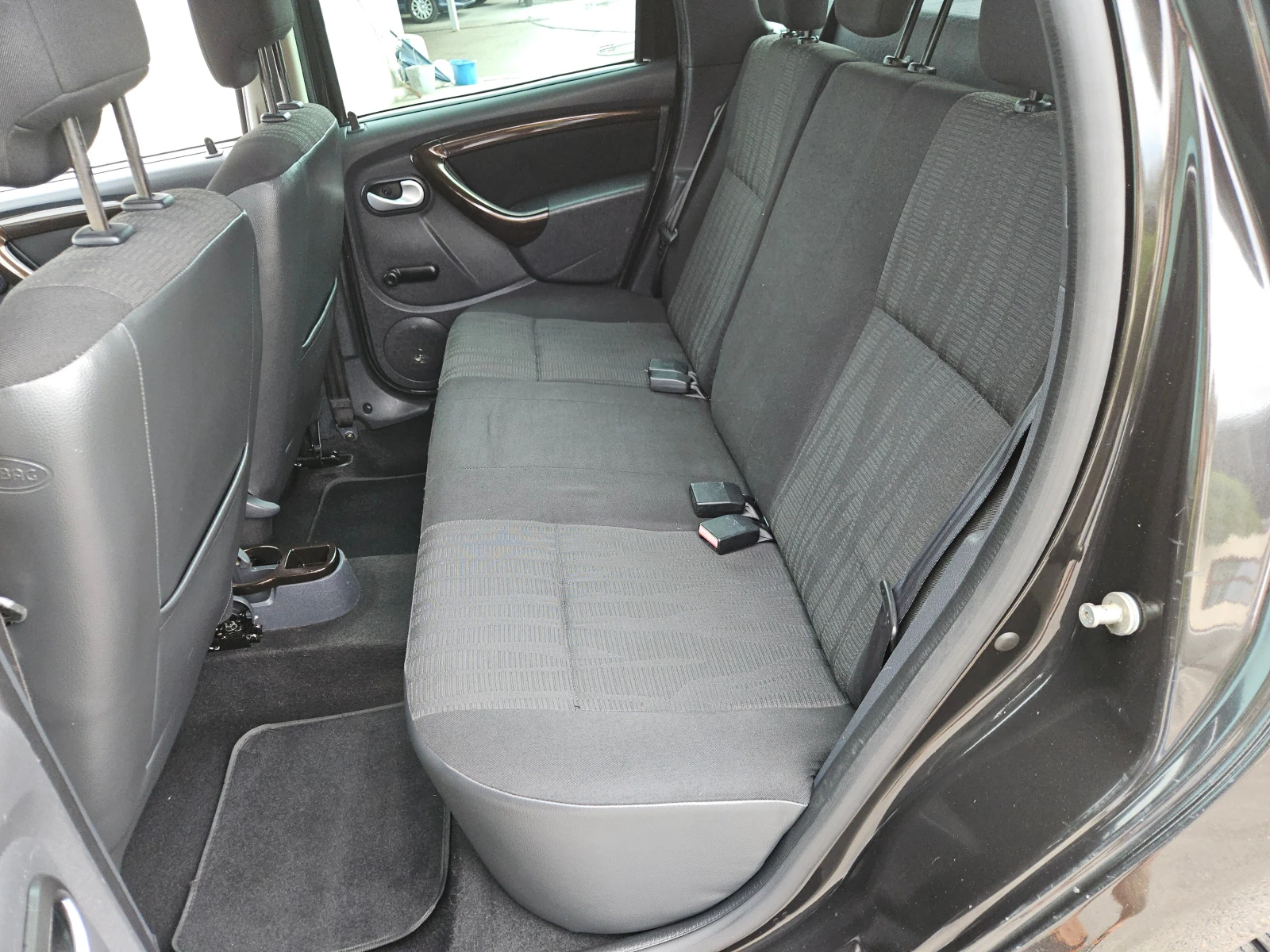 Dacia Duster 1.6i/GPL/105k.c/157000км/EURO 5A, снимка 16 - Автомобили и джипове - 56040507
