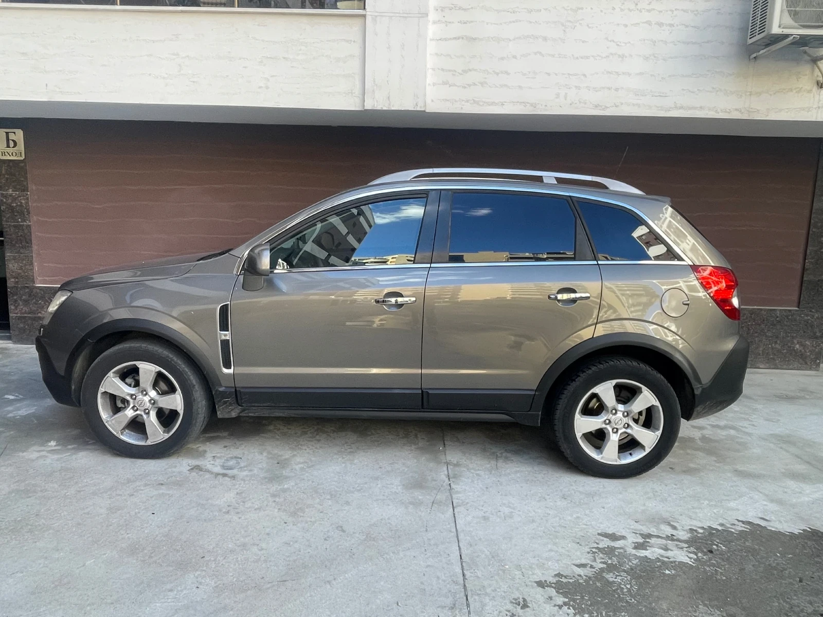Opel Antara 4x4 2.0 CDTI, снимка 3 - Автомобили и джипове - 56555562