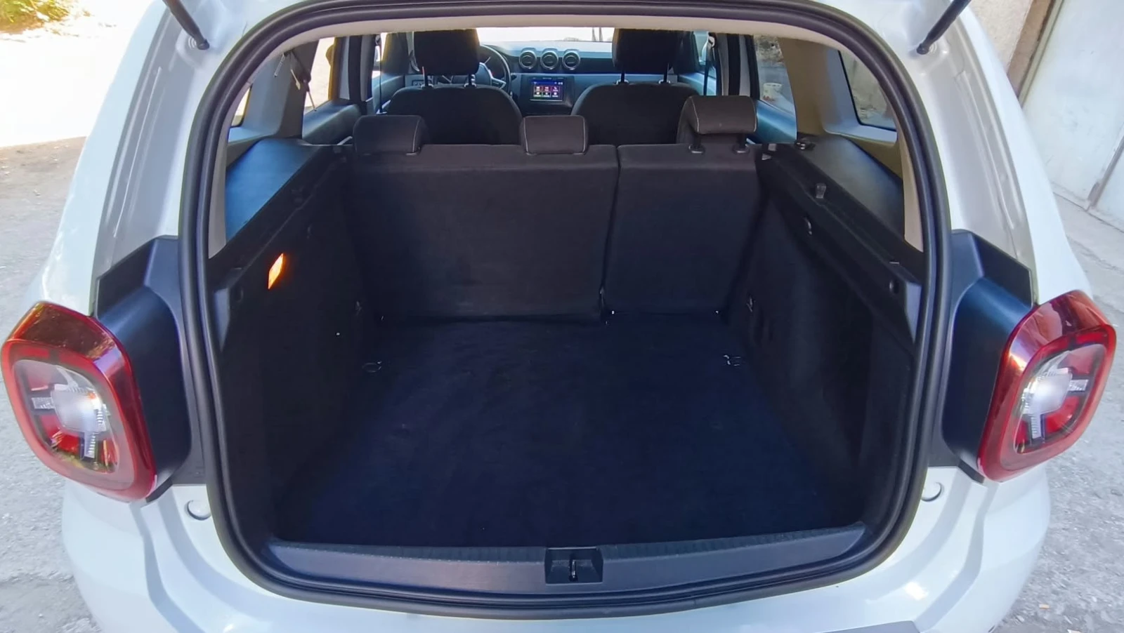 Dacia Duster 1.6 SCe/ LPG, снимка 9 - Автомобили и джипове - 56623413