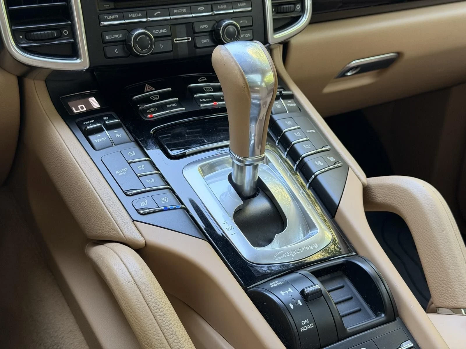 Porsche Cayenne 3.0d, снимка 14 - Автомобили и джипове - 56734169