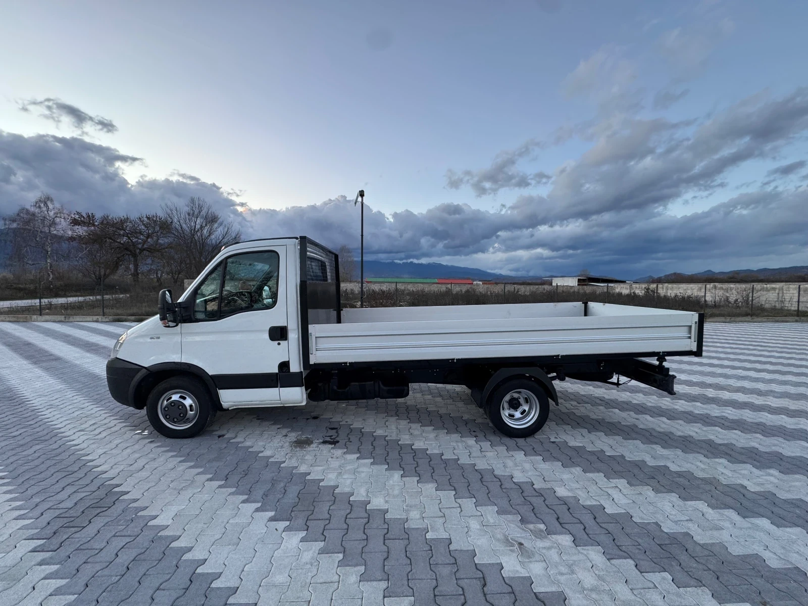 Iveco 35c18 Самосвал 3.5Т - изображение 7