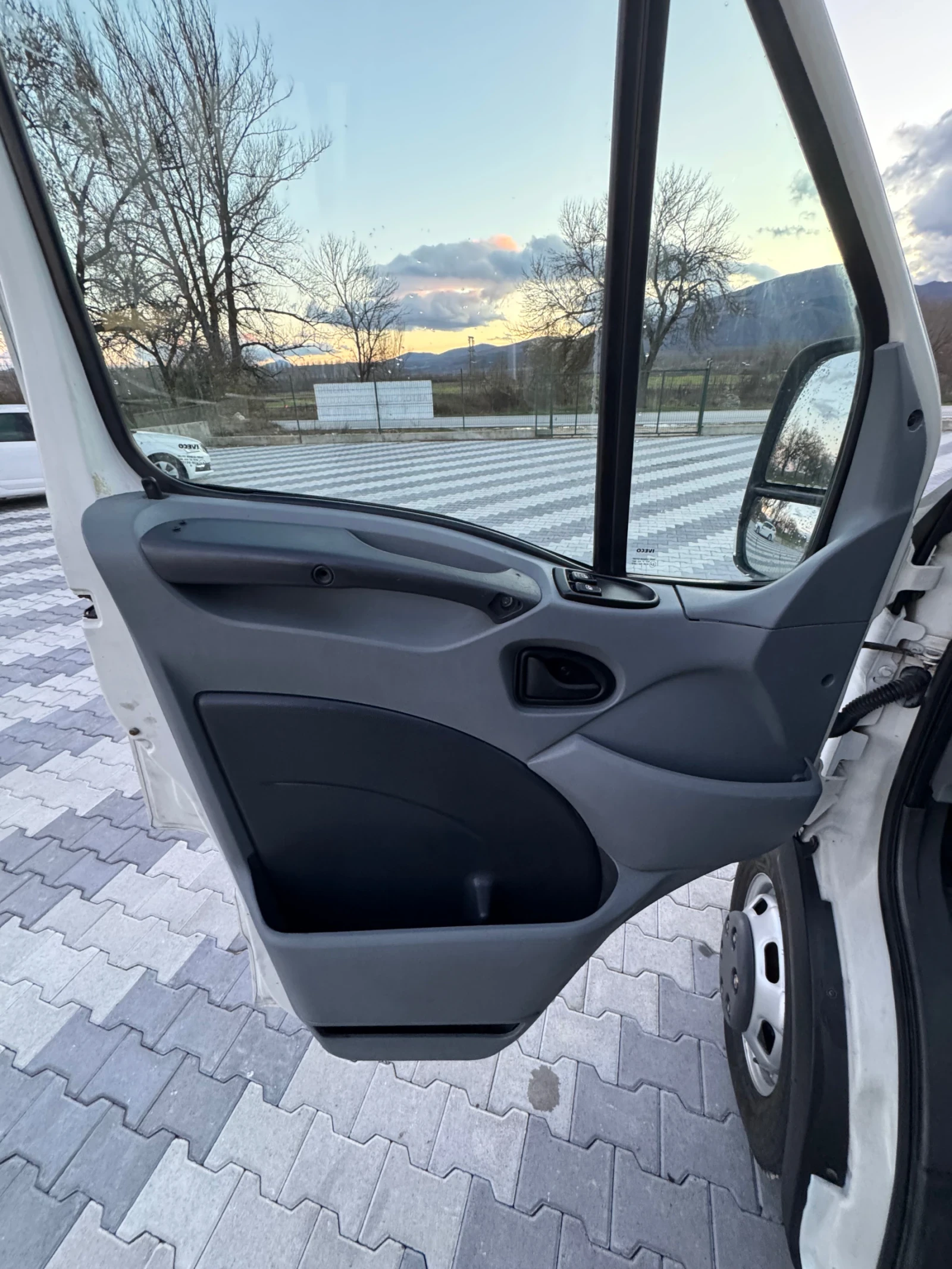 Iveco 35c18 Самосвал 3.5Т - изображение 9