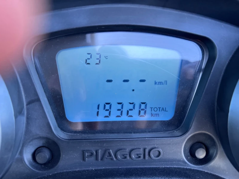 Piaggio Mp3 300, снимка 10 - Мотоциклети и мототехника - 51534908