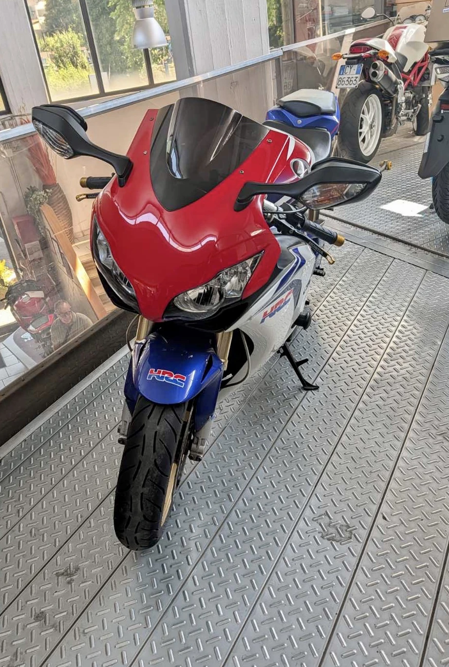 Honda Cbr 1000RR 2016г., снимка 15 - Мотоциклети и мототехника - 55543498