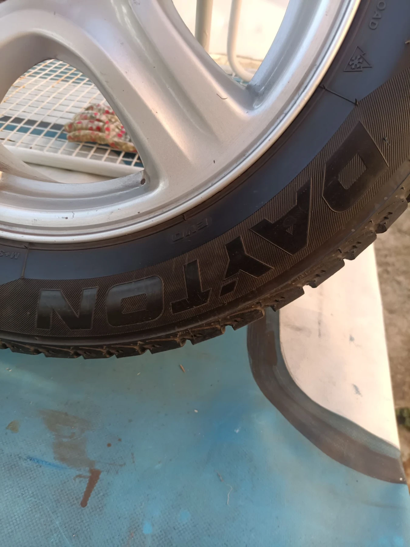 Гуми с джанти 215/60R16, снимка 4 - Гуми и джанти - 56644098