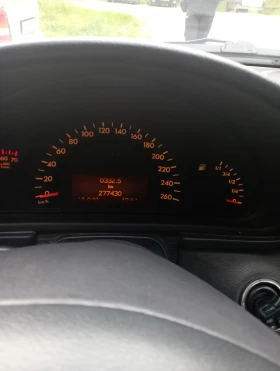 Mercedes-Benz C 180, снимка 8