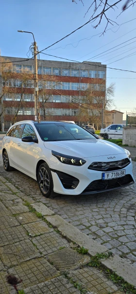 Kia Ceed Plug In Hybrid, снимка 3
