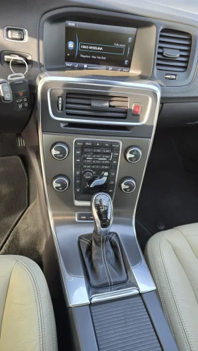 Volvo V60 D6 4x4 PLUG-IN HYBRID ! Лизинг ! - 7900 € / 15451.06 лв. - 64502371 8