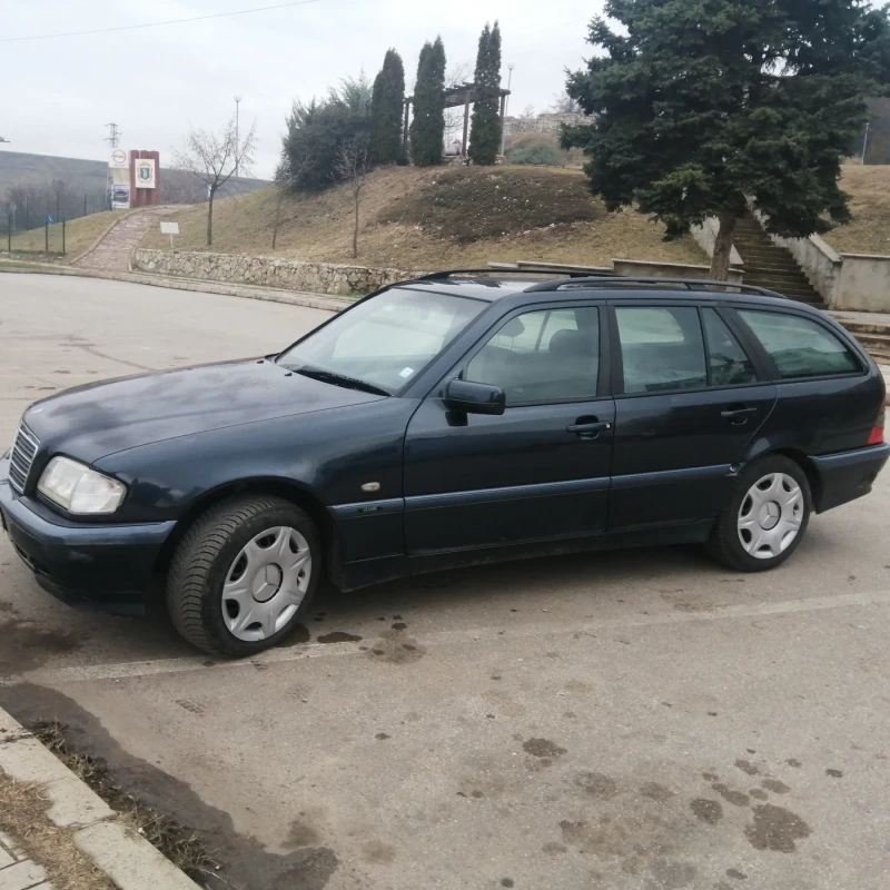 Mercedes-Benz C 220, снимка 2 - Автомобили и джипове - 48733863