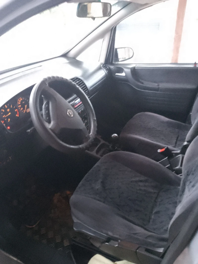 Opel Zafira 2.0TDI, снимка 8 - Автомобили и джипове - 49045026