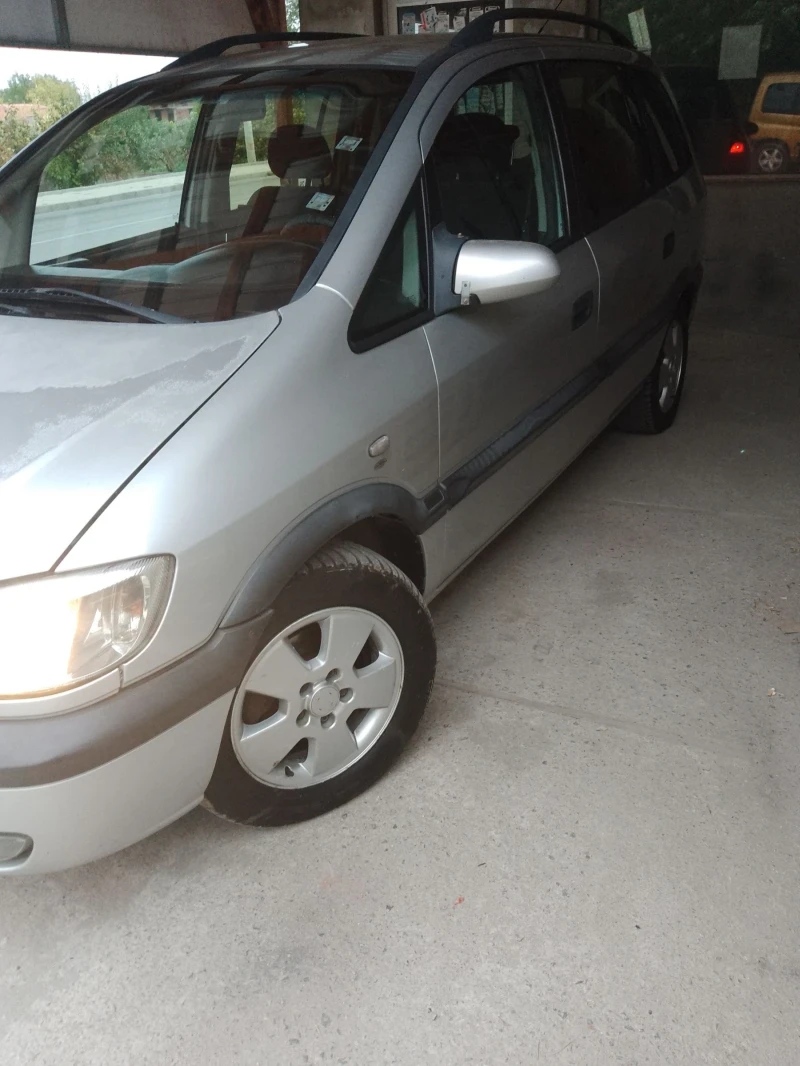 Opel Zafira 2.0TDI, снимка 10 - Автомобили и джипове - 49045026