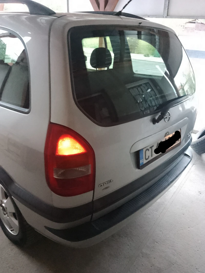 Opel Zafira 2.0TDI, снимка 11 - Автомобили и джипове - 49045026