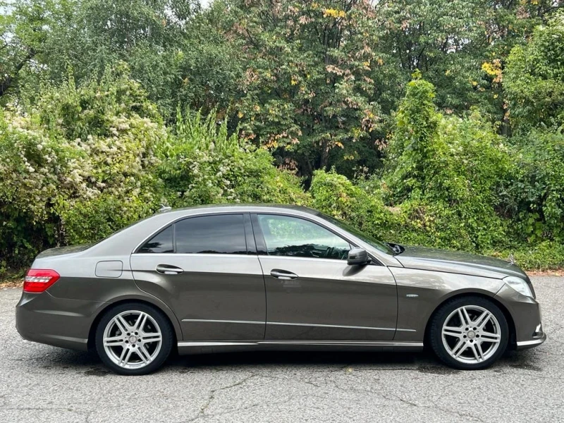 Mercedes-Benz E 220 AMG Pack Avantgard 7G tronic, снимка 4 - Автомобили и джипове - 52460565