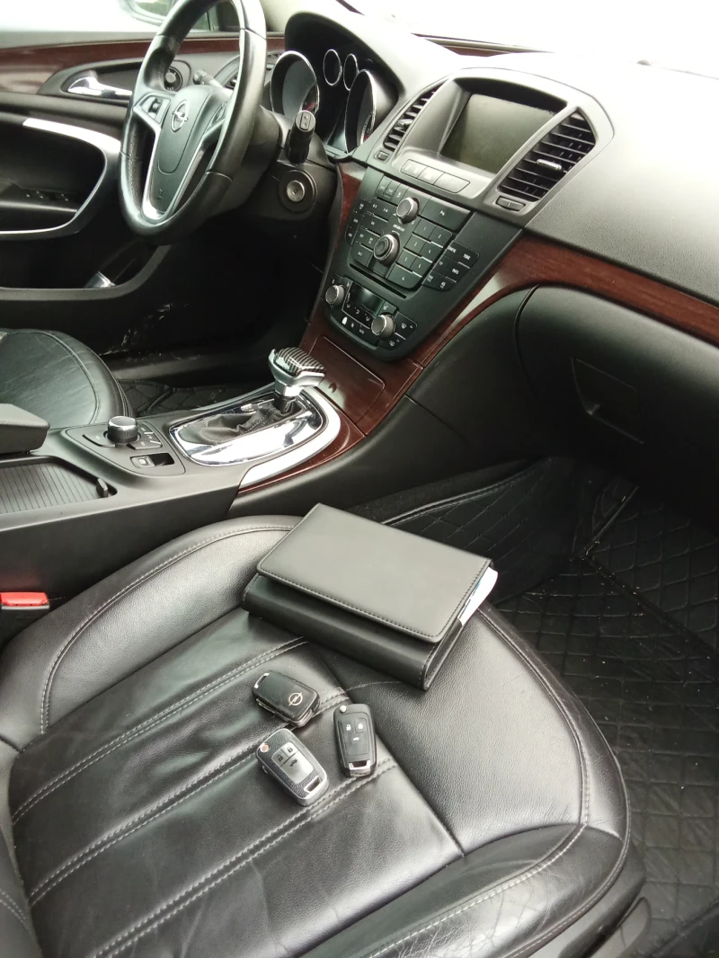 Opel Insignia 4x4 2.0 Turbo 220kc, снимка 11 - Автомобили и джипове - 52317269