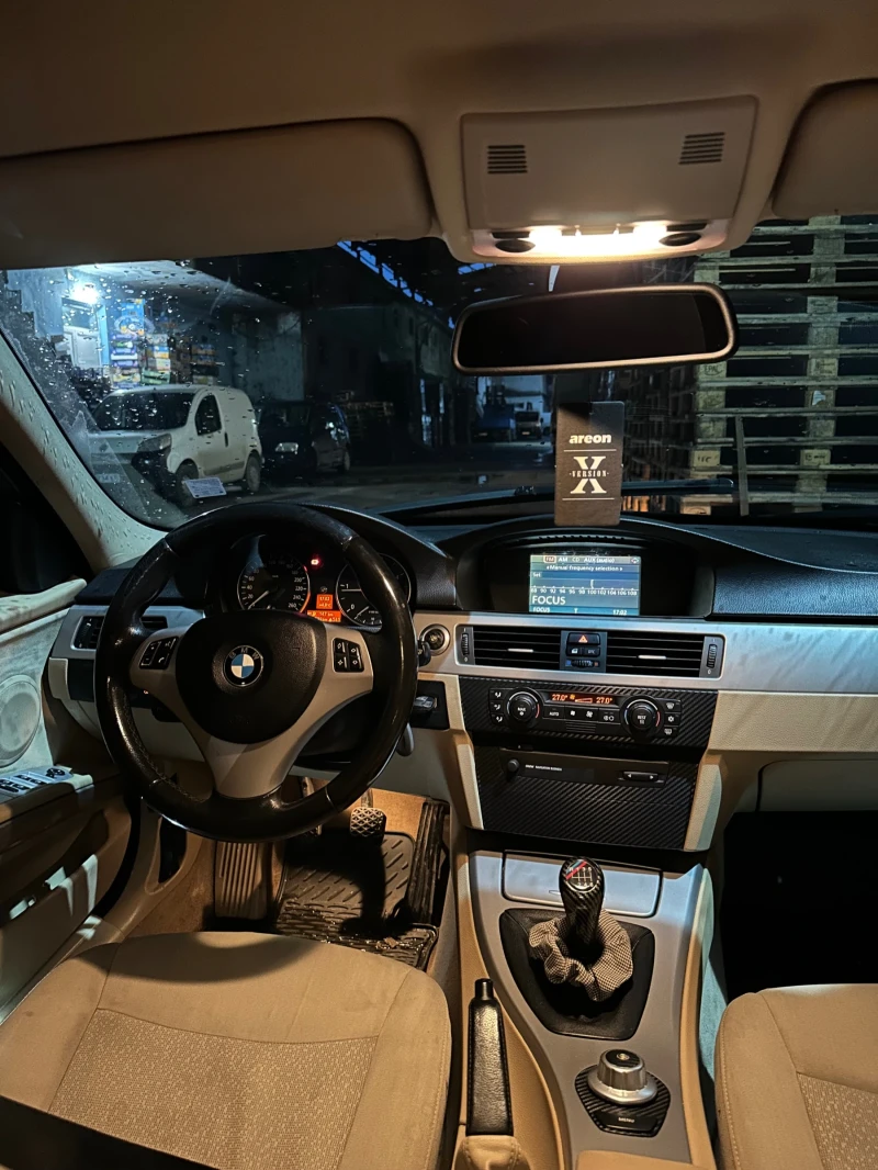 BMW 320, снимка 7 - Автомобили и джипове - 52690985