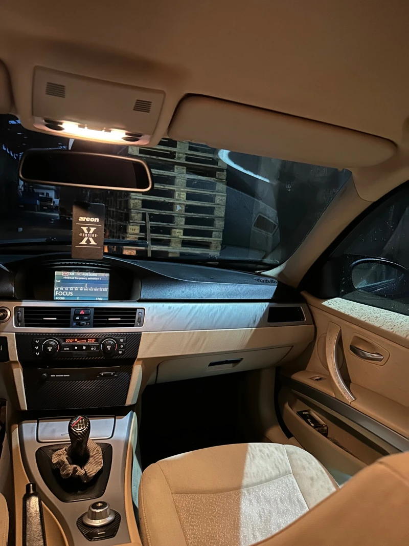 BMW 320, снимка 8 - Автомобили и джипове - 52690985