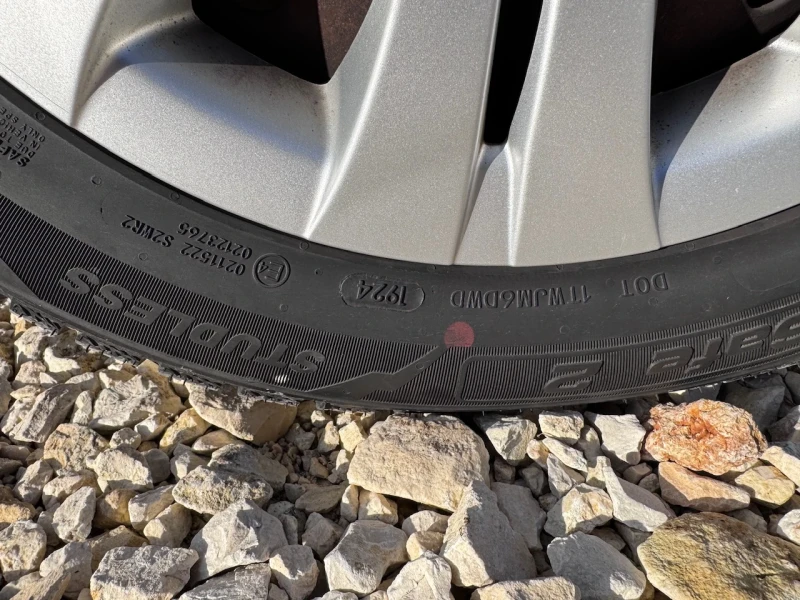 Toyota Corolla 1.6i Климатроник, снимка 16 - Автомобили и джипове - 52851570