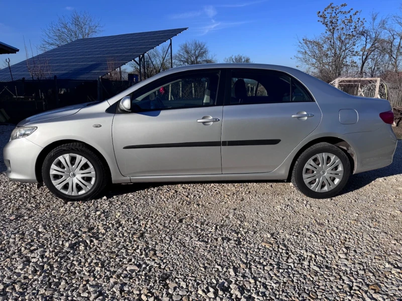 Toyota Corolla 1.6i Климатроник, снимка 2 - Автомобили и джипове - 52851570