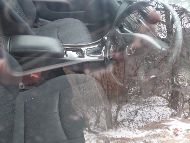 Mercedes-Benz C 220, снимка 4 - Автомобили и джипове - 53045607